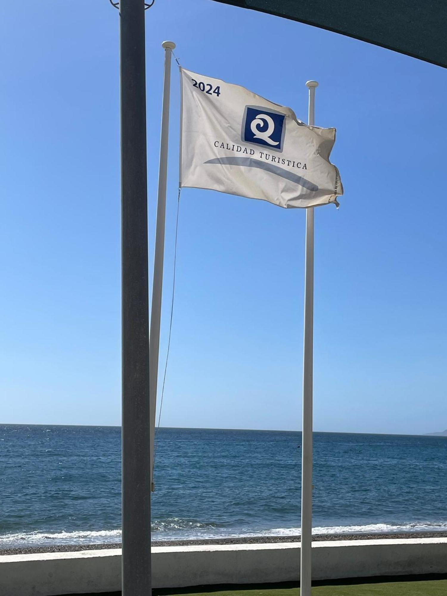 El Cachalote Feliz 1ª línea de playa La Rábita Exterior foto